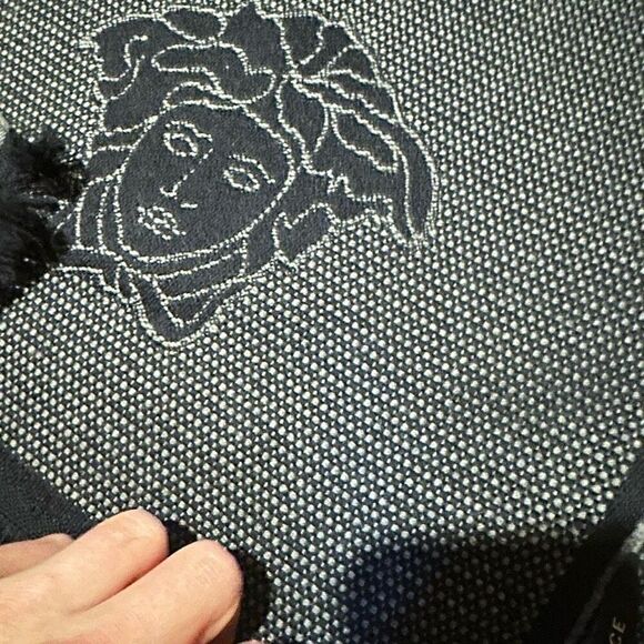 Versace Medusa Wool Scarf Throw Decor - Picture 5 of 6